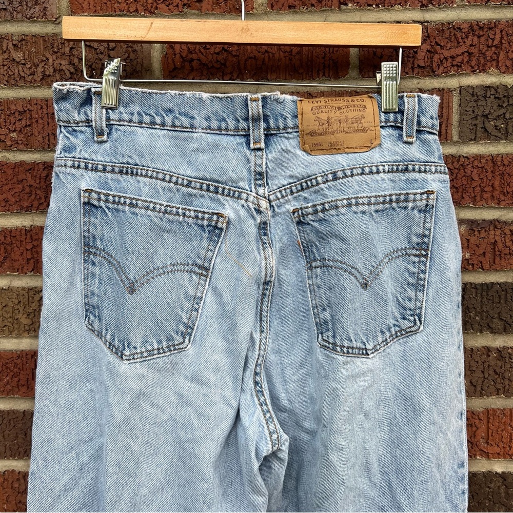 Levi’s Light Blue Distressed Vintage High Waisted Straight Fit Jeans - Picture 6 of 6